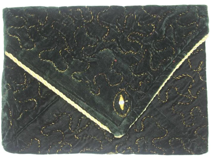 Padded Vwlvet Juzdan With Sunstyle Embroidery A4 Size